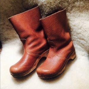 Gorgeous Clog Boots!!